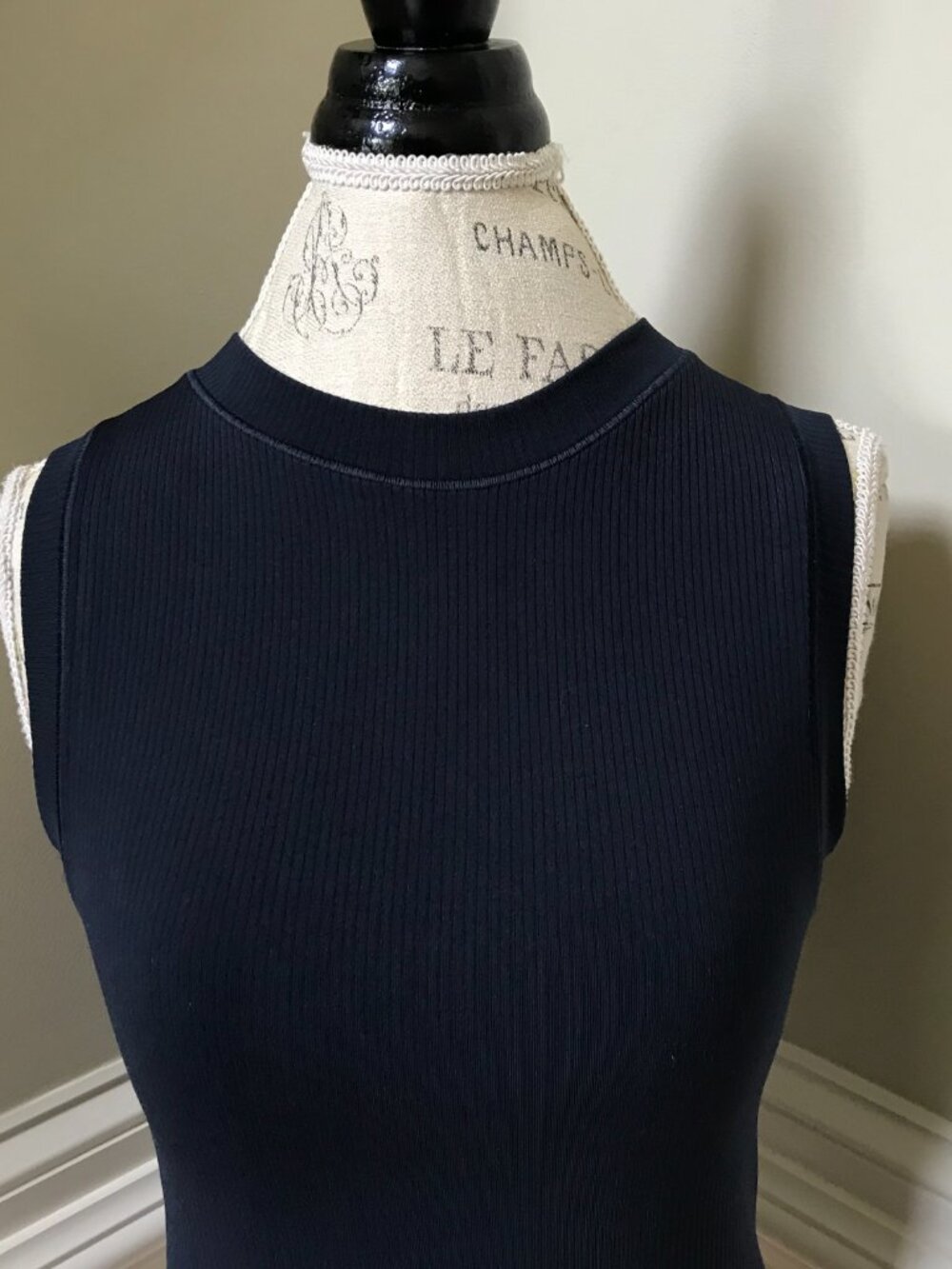 Athleta Renew Ribbed Muscle Tank Top Shirts Womens Medium Black Blue Lot of 2 - Picture 9 of 12